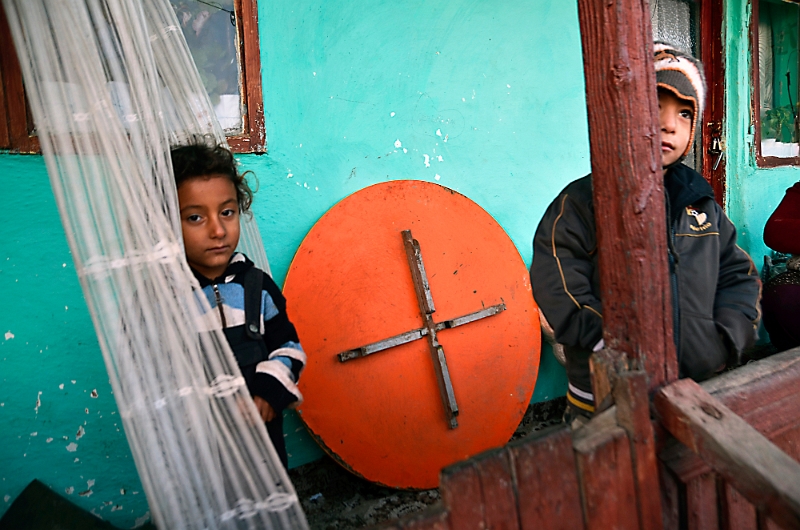 Diana Dămălan - Copii din Dobromir.jpg